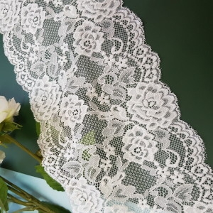 국화향 느껴지는 스판레이스 DKF-5395 16cm