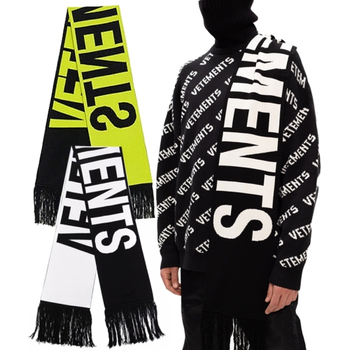 VETEMENTS 로고 스카프 UA52KN450