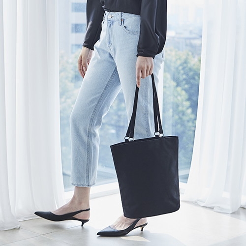 아이띵소 CANVAS OVAL BAG