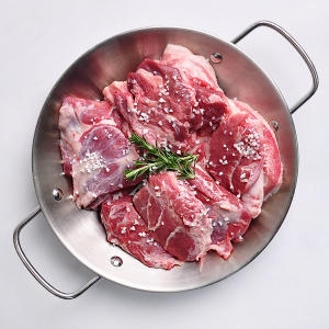 푸르젠 국내산 돼지 뒷고기 뽈살 1kg[1개]