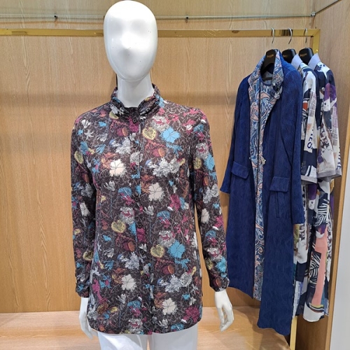 세루치 세루치 현대신촌 꽃프릴블라우스 S13905A