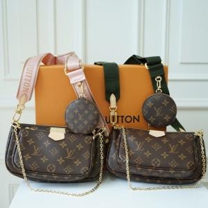 루이비통 멀티 포쉐트 악세수아 크로스백_M44813