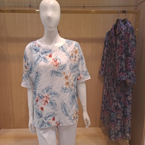 세루치 세루치 현대신촌 반팔라운드블라우스 S22922A