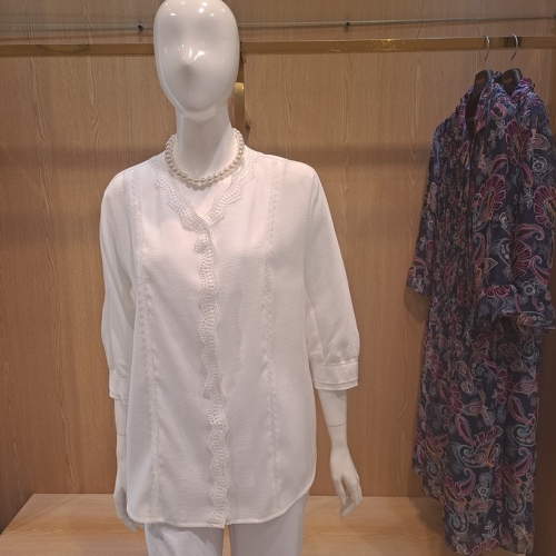 세루치 세루치 현대신촌 레이스블라우스 S22926A