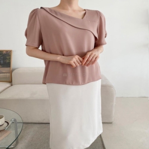 옷자락 여자 러플 사선 브이넥 핀턱 반팔 데이트룩 블라우스 사이즈FREE WSH7525_화이트