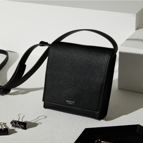 헤지스 남성 블랙 가죽 미니 크로스백_HJWA2F890BK