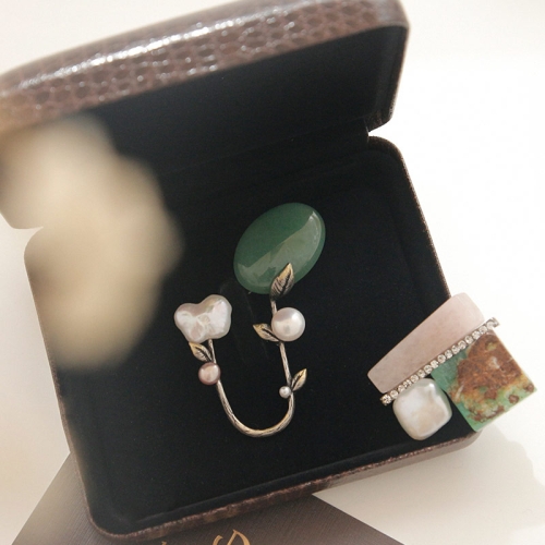 바이데이지  제이로렌 아벤츄린 담수진주 나무 브로치 Bb0349