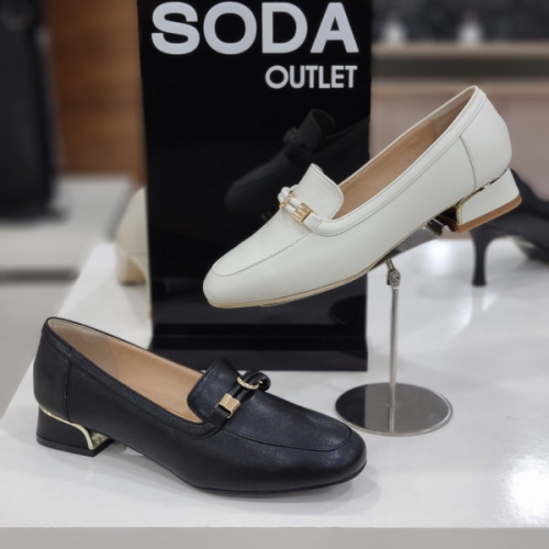 소다 여성 가죽 장식 로퍼_FLS211