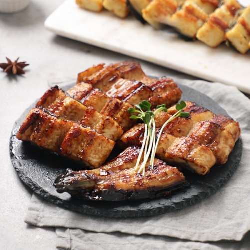 우등수산  영광 민물장어 1~3미 1kg 손질후 600g