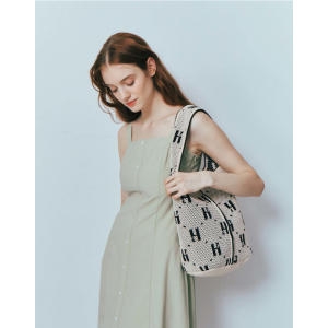 헤지스 아이보리 시그니처 니트 숄더백 L_HIBA2F777BK