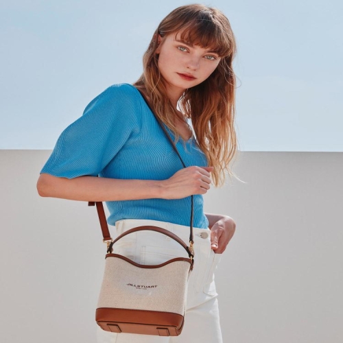 질스튜어트 뉴페이퍼 베이지 가죽배색 캔버스 버킷백 S JABA3E648I2