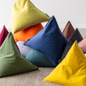 폴리몰리 빈백 삼각 쿠션 301C