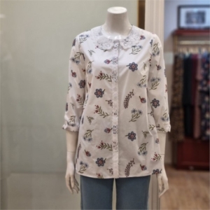 앤디스클라인 A2NAB403A 레이스카라 자수 블라우스