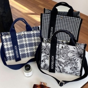 오너클랜 앙상블 GOOD LUCK 자수 패브릭 가방 토트백 캔버스 WBE72C8