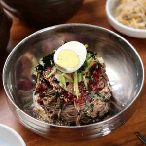 늘바른  춘천 막국수+비빔막국수 반반세트/막국수2kg+동치미육수5봉+양념장40g5봉 총10인분