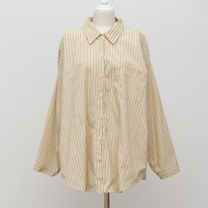 아이우먼 스프링카라줄지박시남방 LYP152M304 빅사이즈 사이즈에서 자유로운 그녀