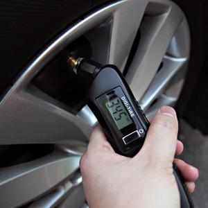 카테크  타이어 압력 측정기