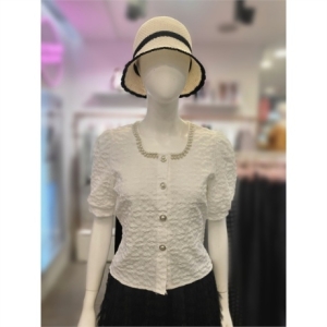 SOOS 세이브존03 스퀘어 진주넥 블라우스 S232BKT5Z2