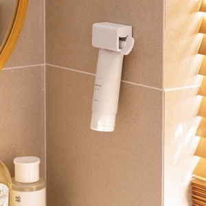 THE살림  간편하게 착붙 벽걸이형 자석 치약짜개