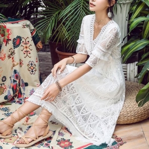 유니제이 로니에 레이스 펀칭 원피스 A9OP2U1047