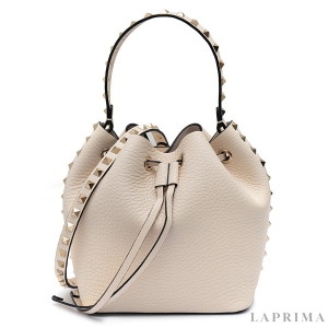 발렌티노 라프리마 VALENTINO 락스터드 그레인 버킷백 2W2B0L31-VSF-I