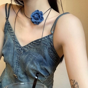 홀리지  르라벳 플라워 코사지 포인트 끈 초커 줄 목걸이