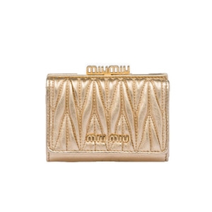 미우미우 로고 마틀라세 3단 반지갑 골드 여성 지갑_5ME005N88 F0522