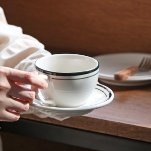 시라쿠스 뉴욕 킹스인 카페라떼잔