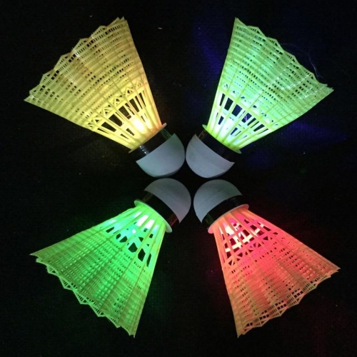 이마트 노브랜드 야광 LED 셔틀콕 배드민턴 발광 조  공 4P