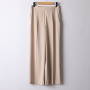 아이우먼 루퍼와이드핏쿨슬랙스 MDI590M205 빅사이즈 사이즈에서 자유로운 그녀