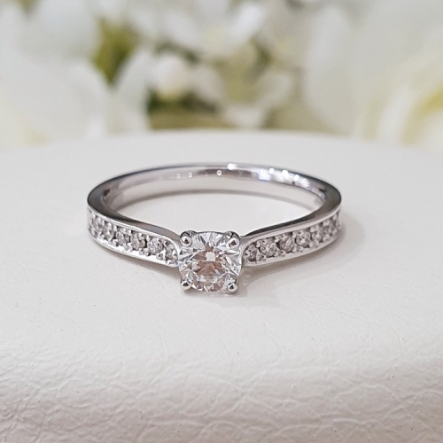 골든듀 쉔브룬3C 3부 반지 0.30ct 210900078-WG