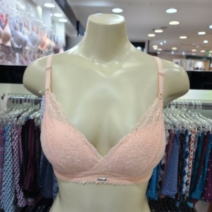 비너스 가슴을 편안하게 모아주는 노와이어 몰드브래지어VBRW400AB