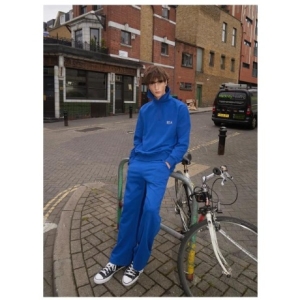 유씨엘에이 유니 아치형 반집업 맨투맨 4종 세트 UZ9LT8B