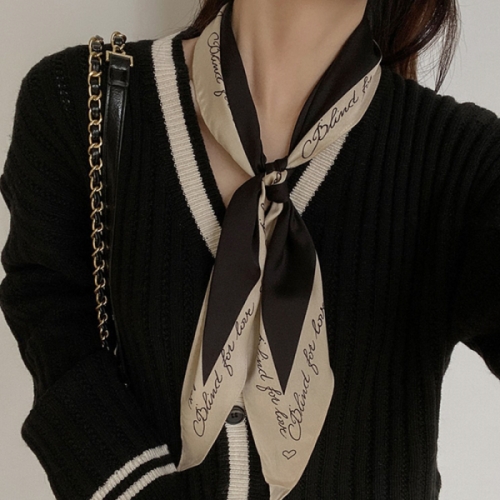 루시 베이직 레터링 배색 스카프