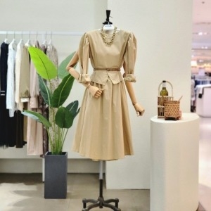 포커스 DB_ 퍼프 포인트 벨티드 A라인 롱원피스 22FF2I7OP01897