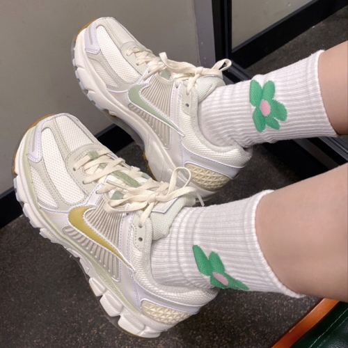 나이키 줌 보메로5 런닝화 레몬 옐로우 민트 남녀공용 운동화 FV3638-171 230