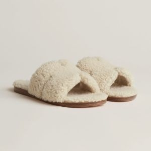 에르메스 이즈미르 시어링 샌들 / 시어링 / 양털 / H222849ZH / 크림 화이트 / 에꾸르 / ECRU / STK