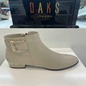 닥스 DLB207 DOU 오프라인BEST 3CM통굽 사이드 D장식 실물갑 더스트백.구두해라