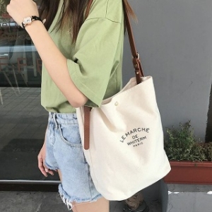 셀러허브 OFK6P44Q 2컬러 배색 스트랩 레터링 캐주얼 캔버스백