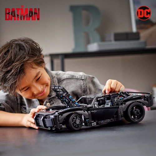 레고  테크닉 더 배트맨 배트모빌 (42127)