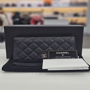 샤넬 블랙 캐비어스킨 은장 CC로고 플랩 장지갑 A31509