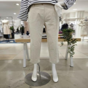 포커스 밀크 배기팬츠 FS4A7PT40073