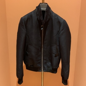 톰포드 더사토리얼 자켓 투버튼 디테일 자켓 블랙 BY088 TFO362 K09