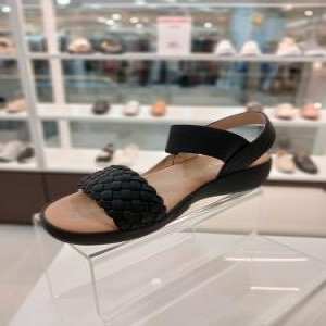 베어파우 HILTON III 여성 샌들 블랙 K2783001