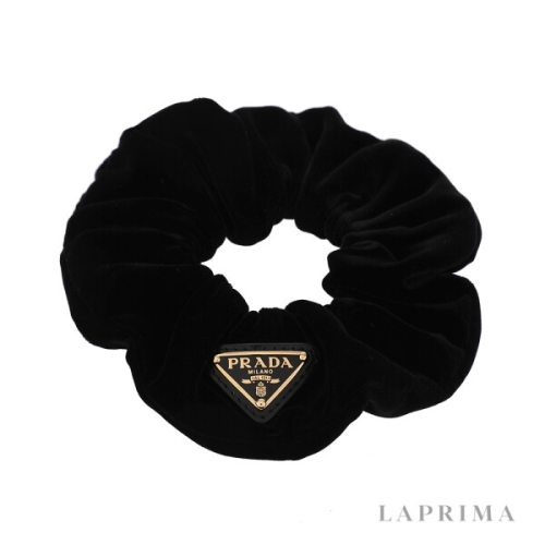 프라다 여성 삼각로고 벨벳 스크런치 1IF015068F0002