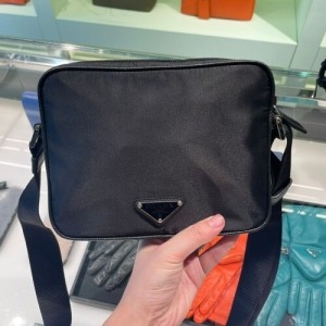 프라다 삼각로고 미니 테수토 스퀘어 메신저백_2VH144 2FMO F0002
