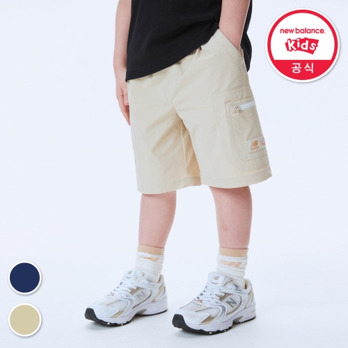 뉴발란스 ESSENTIAL 4.5부 스티치 우븐스트레치 반바지 NK9VE2104U