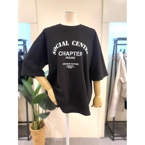 미스칸트 챕터 삼각 라운드넥 반팔 티셔츠 블랙 KPTSO408BK
