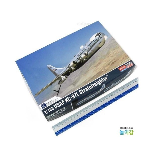아카데미과학  1/144 미공군 KC-97L 스트라토프라이터