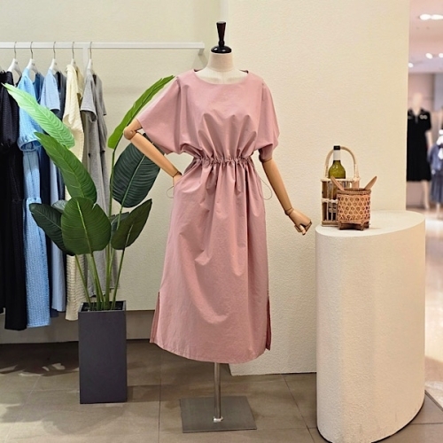 포커스 스트링 사이드 슬릿 원피스 FM4E9OP5878